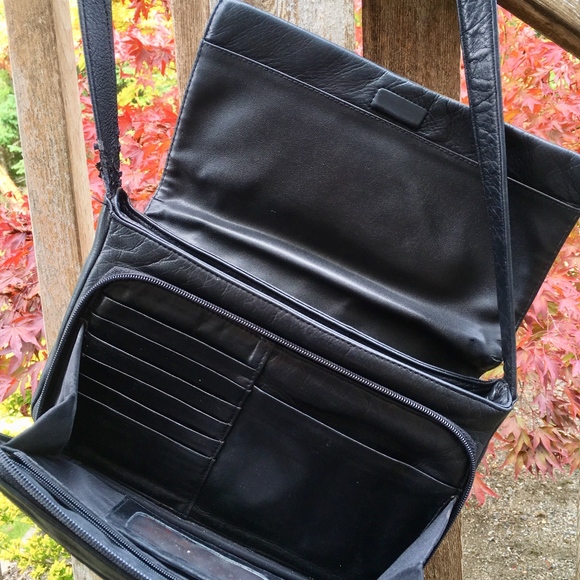 Perlina Leather Shoulder Bag - Picture 2 of 5